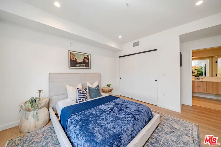 321 S Oxford Avenue 203, Los Angeles, California 90010