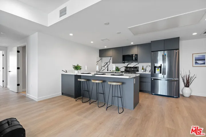 321 S Oxford Avenue 203, Los Angeles, California 90010