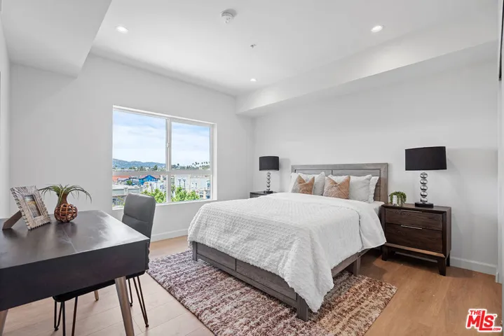 321 S Oxford Avenue 203, Los Angeles, California 90010