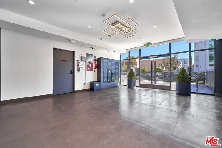 321 S Oxford Avenue 203, Los Angeles, California 90010