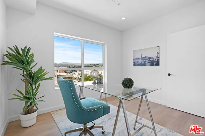321 S Oxford Avenue 203, Los Angeles, California 90010