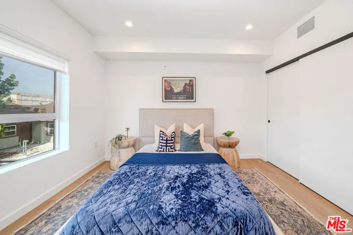 321 S Oxford Avenue 203, Los Angeles, California 90010
