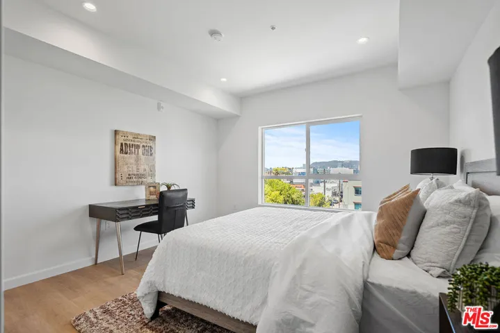 321 S Oxford Avenue 203, Los Angeles, California 90010