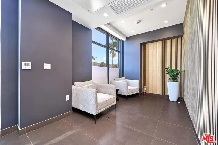 321 S Oxford Avenue 203, Los Angeles, California 90010