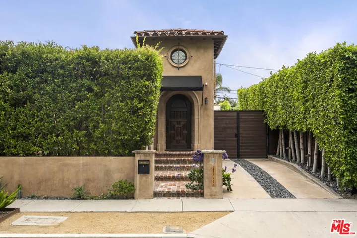 435 Westmount Drive, West Hollywood, California 90048