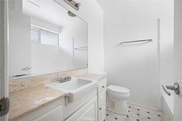 17931 Devonshire Street 1, Northridge, California 91325