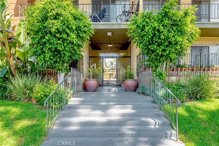 17931 Devonshire Street 1, Northridge, California 91325