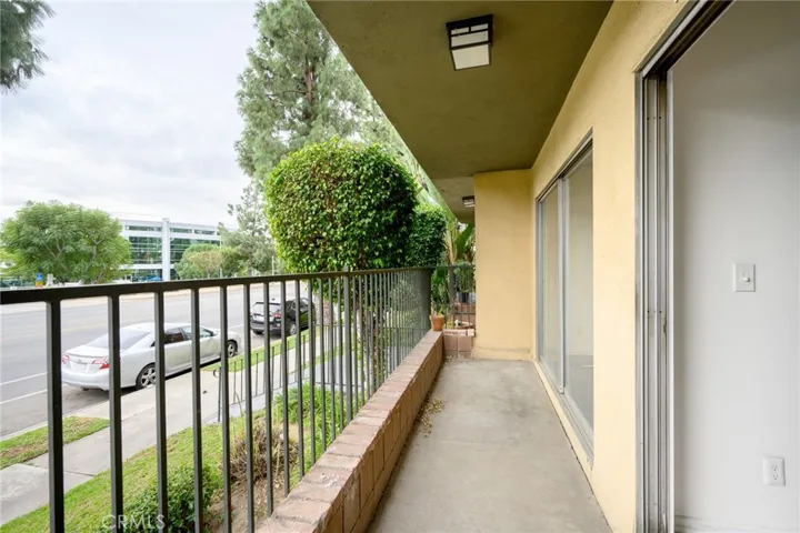 17931 Devonshire Street 1, Northridge, California 91325