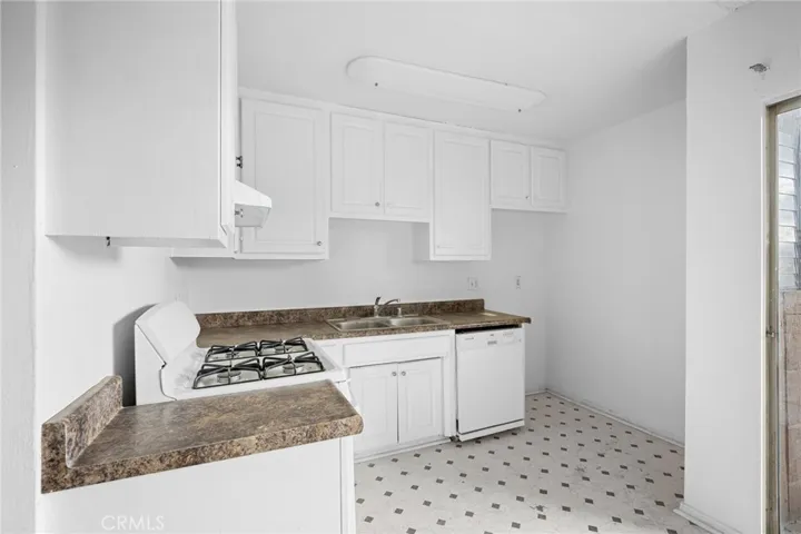 17931 Devonshire Street 1, Northridge, California 91325