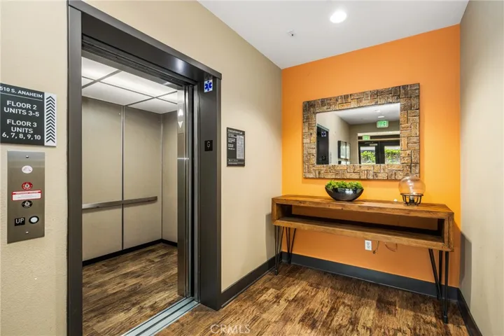 ELEVATOR TAKES YOU TO THE THIRD FLOOR WHERE YOU WILL FIND YOUR CORNER HOME WITH NOONE ABOVE YOU.