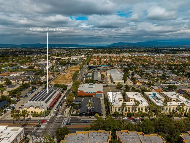 WALK TO THE ANAHEIM PACKING HOUSE
