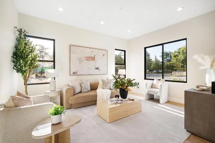 10476 S Stelling Road, Cupertino, California 95014