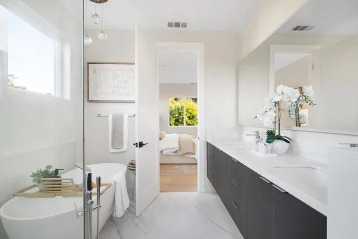 10476 S Stelling Road, Cupertino, California 95014