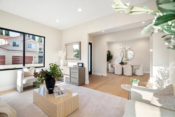 10476 S Stelling Road, Cupertino, California 95014