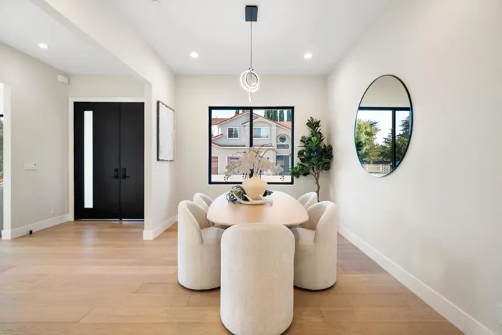 10476 S Stelling Road, Cupertino, California 95014