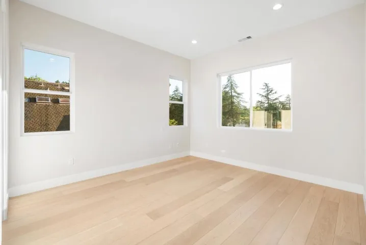10476 S Stelling Road, Cupertino, California 95014