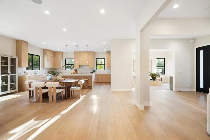 10476 S Stelling Road, Cupertino, California 95014