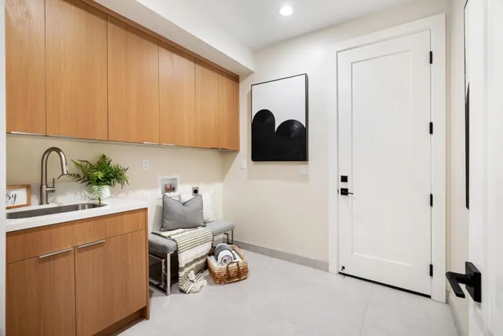 10476 S Stelling Road, Cupertino, California 95014