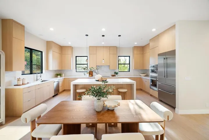 10476 S Stelling Road, Cupertino, California 95014
