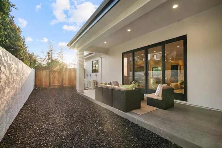10476 S Stelling Road, Cupertino, California 95014