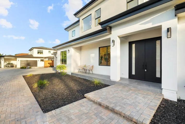10476 S Stelling Road, Cupertino, California 95014