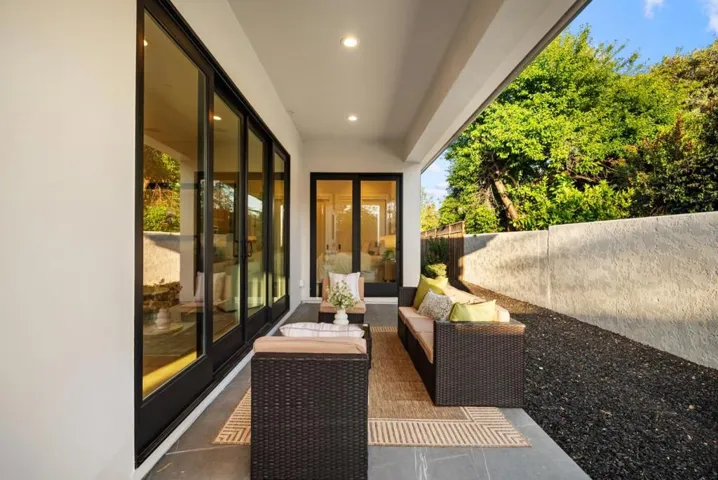 10476 S Stelling Road, Cupertino, California 95014