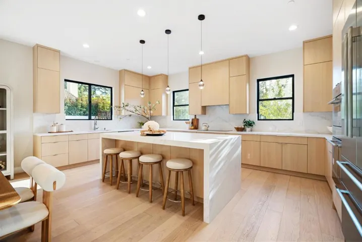 10476 S Stelling Road, Cupertino, California 95014