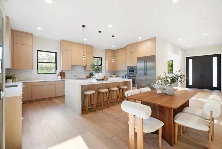 10476 S Stelling Road, Cupertino, California 95014