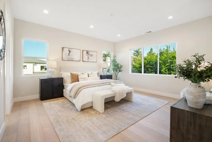 10476 S Stelling Road, Cupertino, California 95014