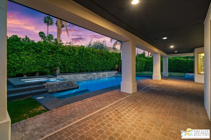 2438 S Caliente Drive, Palm Springs, California 92264