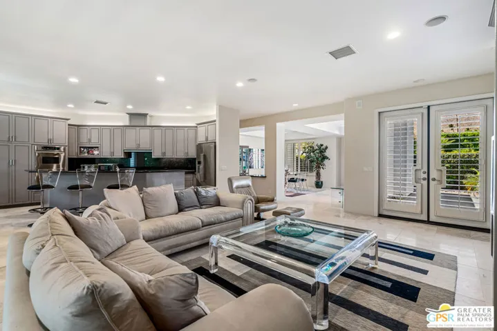 2438 S Caliente Drive, Palm Springs, California 92264