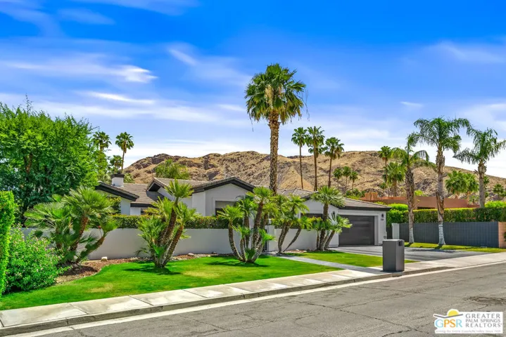 2438 S Caliente Drive, Palm Springs, California 92264