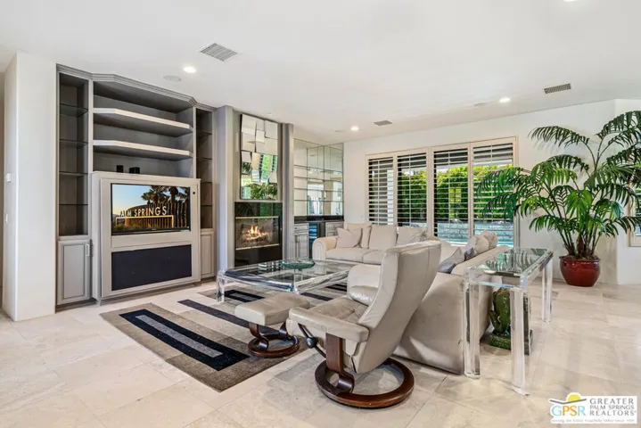 2438 S Caliente Drive, Palm Springs, California 92264
