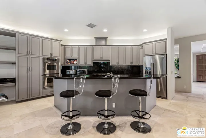2438 S Caliente Drive, Palm Springs, California 92264