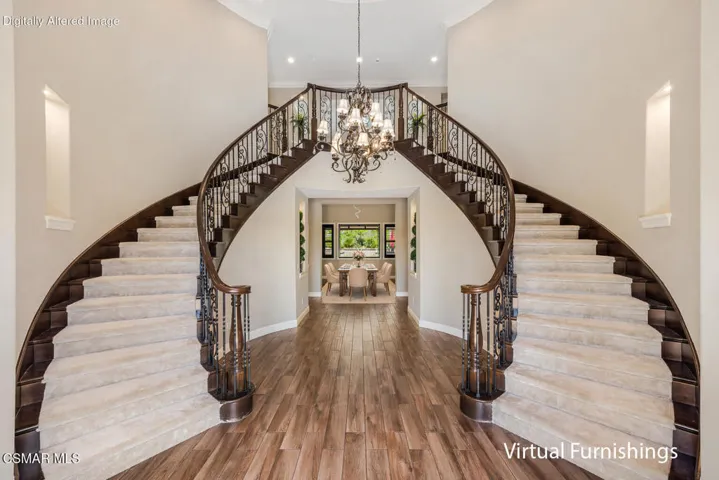 7305 Augusta Dr Entry