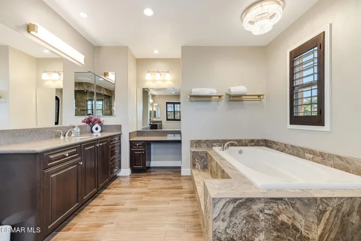 7305AugustaDr-VinceDingmanMedia-37