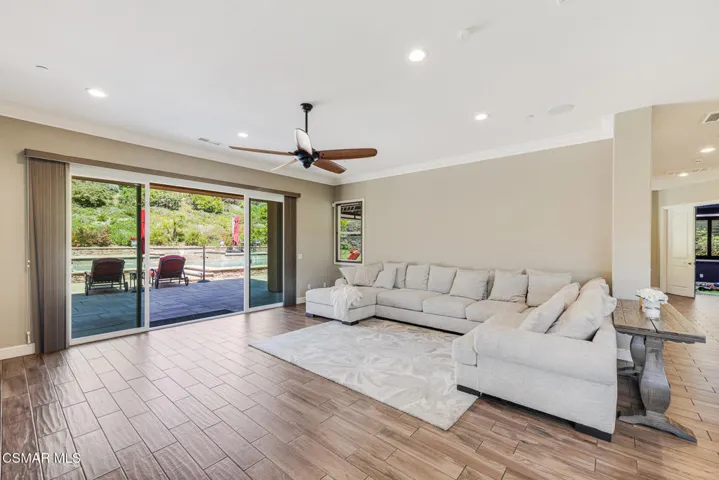 7305AugustaDr-VinceDingmanMedia-10