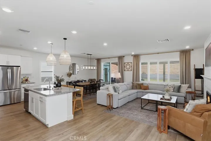 7528 Haystack Loop, Riverside, California 92507