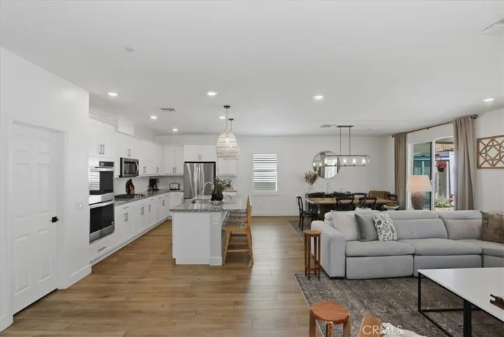 7528 Haystack Loop, Riverside, California 92507