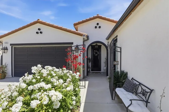 7528 Haystack Loop, Riverside, California 92507