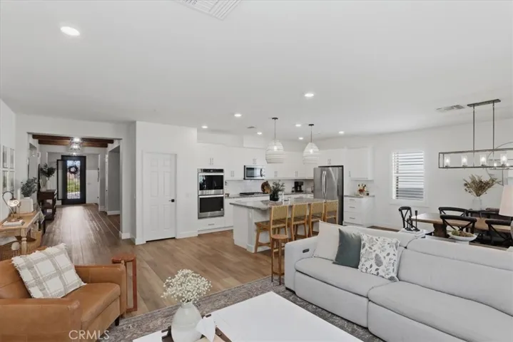 7528 Haystack Loop, Riverside, California 92507