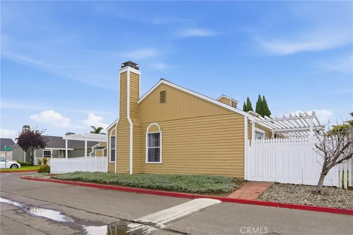 802 Del Rey, Santa Maria, California 93454