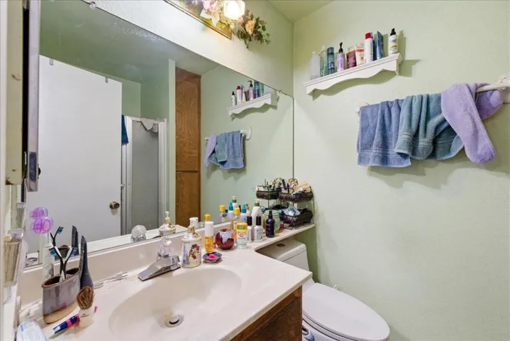 24-Primary Bathroom