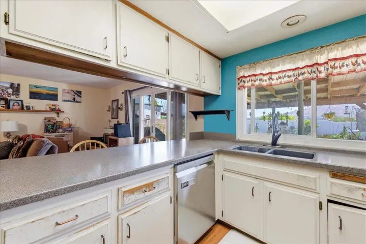 16-Kitchen