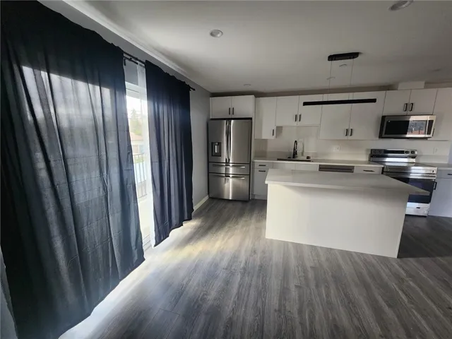 9033 Lindley Avenue, Northridge, California 91325