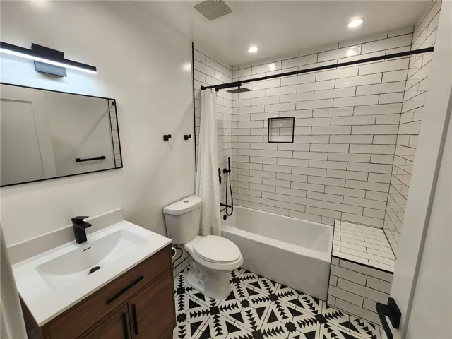 9033 Lindley Avenue, Northridge, California 91325