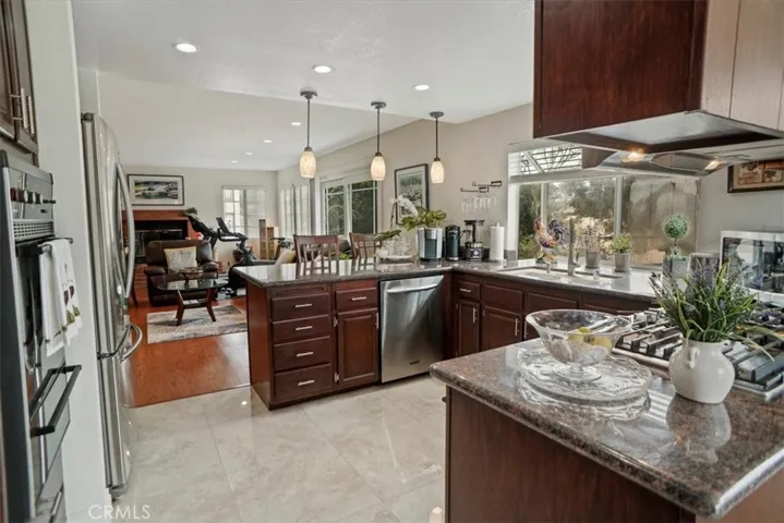 9730 Mustang Way, Sunland, California 91040 — photo 4