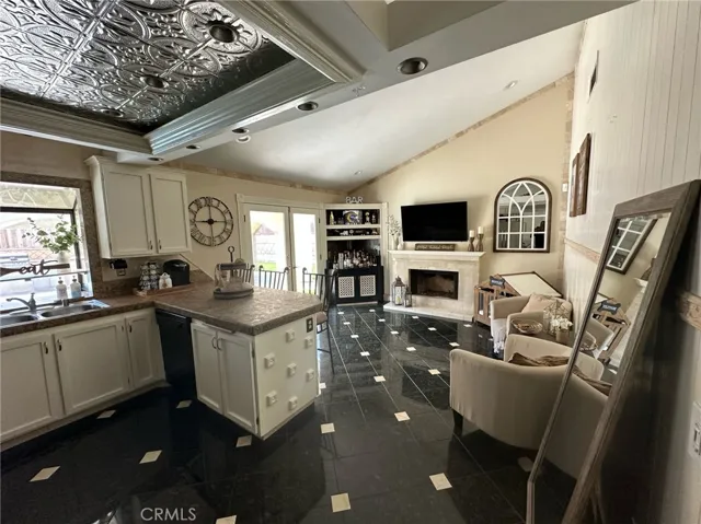11296 Heathcliff, Riverside, California 92505
