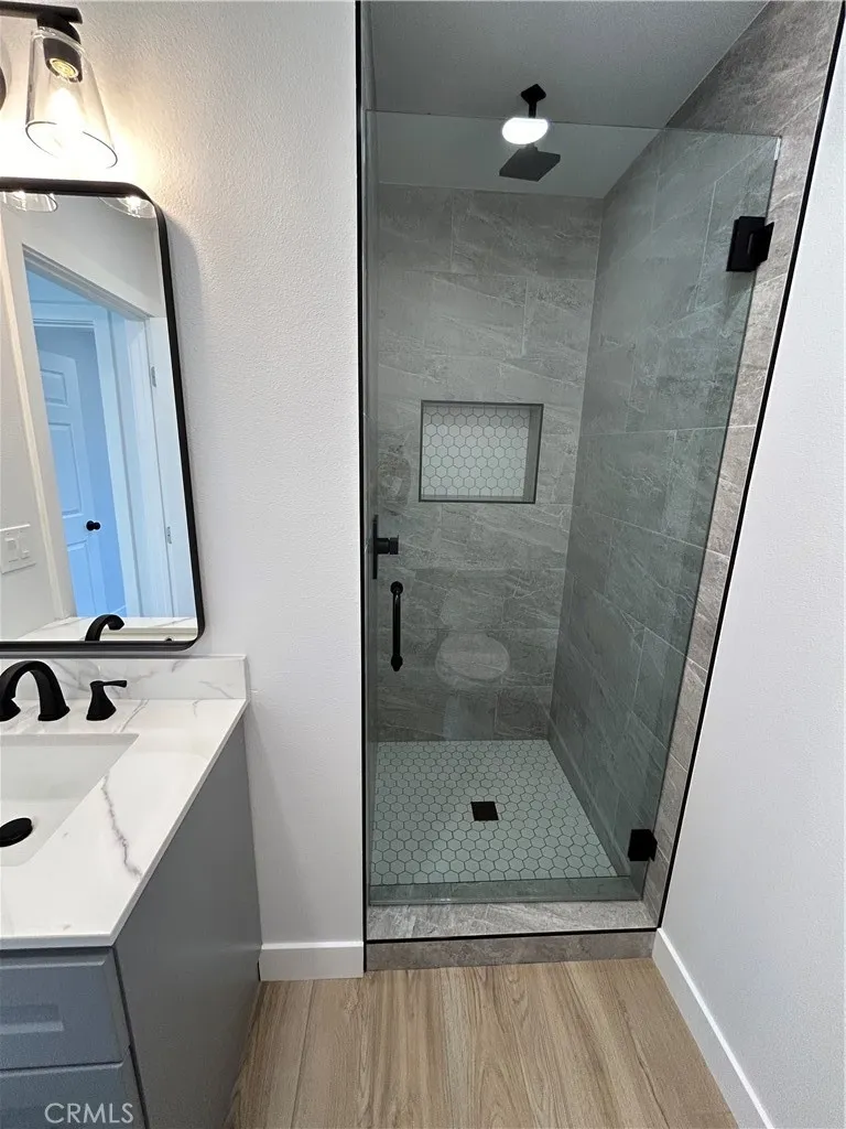 BH bath w/ shower