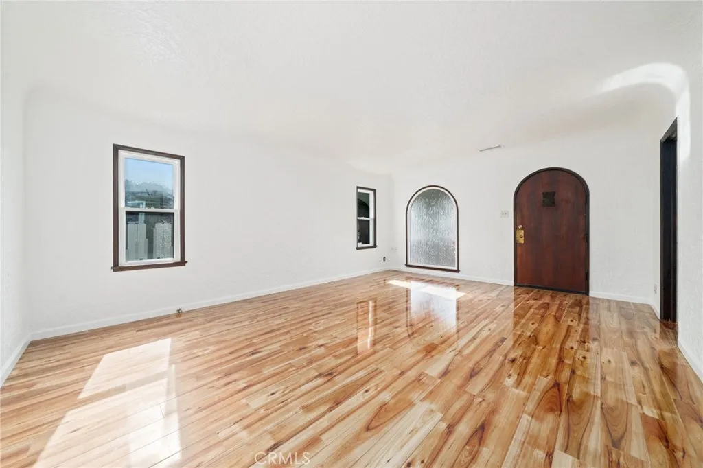 Living Room, Stunning wood laminate flooring